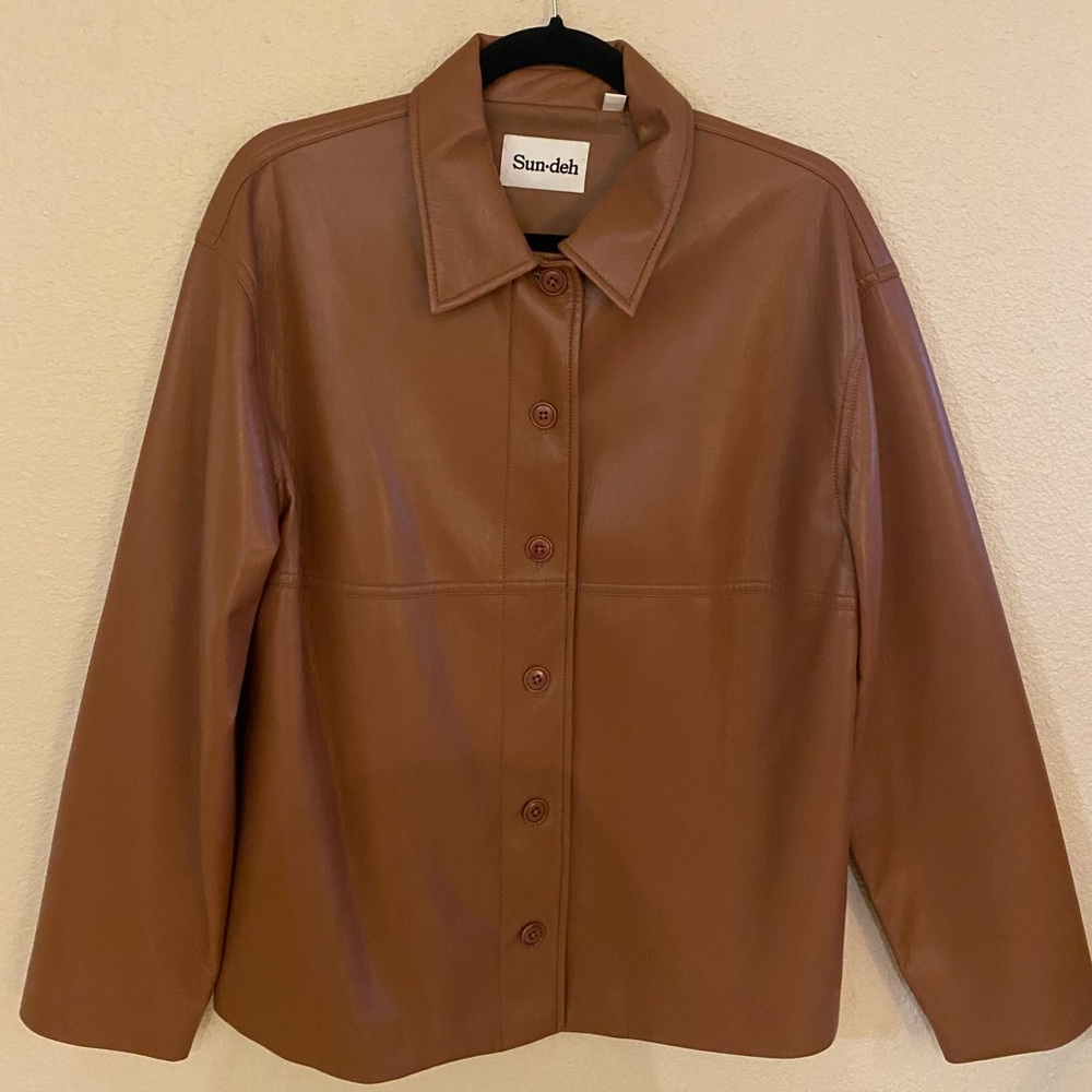 Aritzia Sunday Best vegan leather shirt jacket size medium